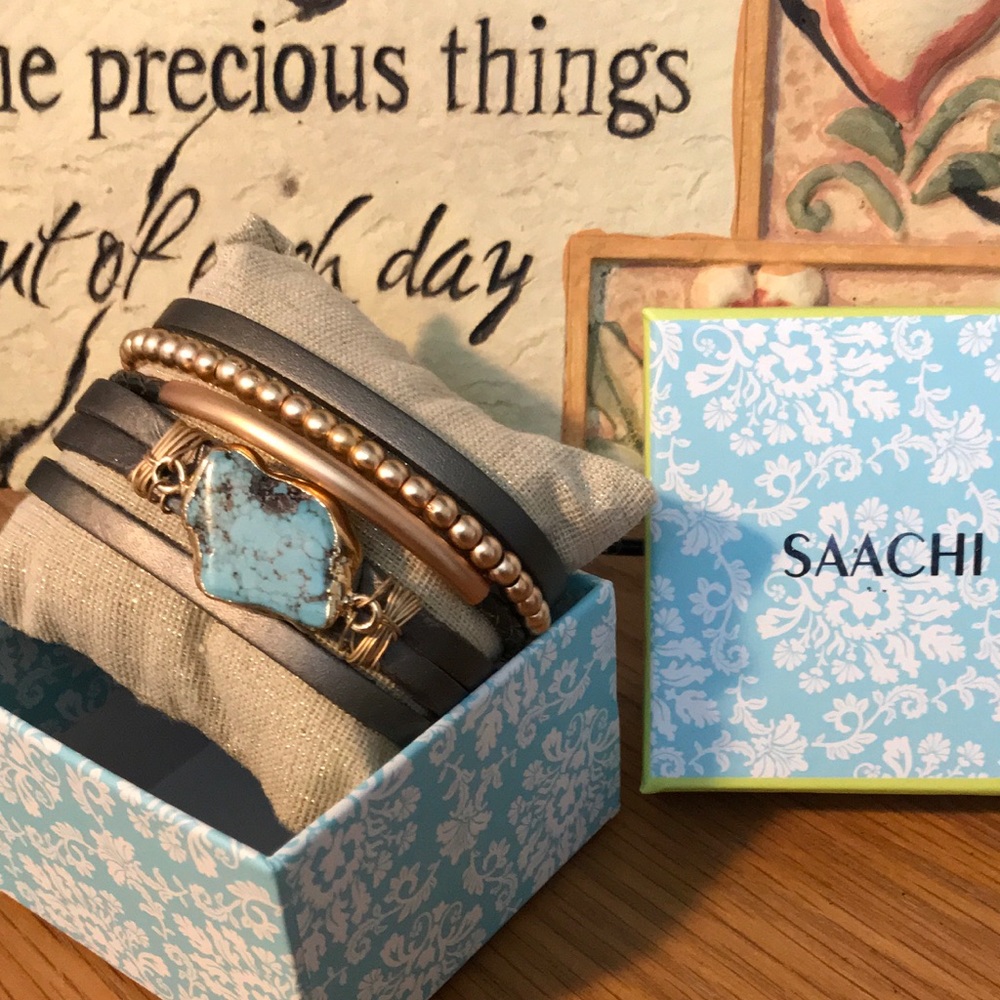 NWOT Leather, turquoise gold tone strap bracelet